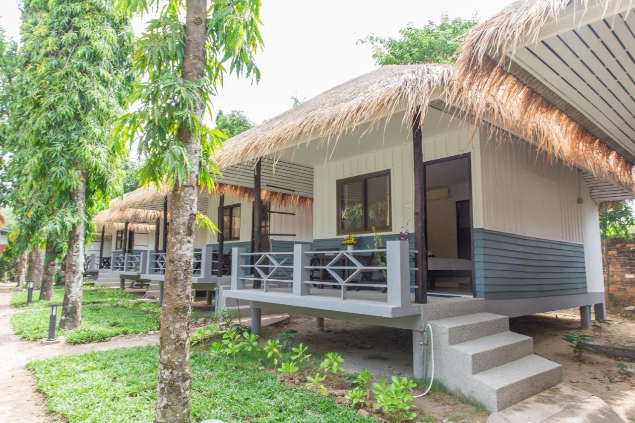 Adarin Beach Resort Mae Nam Beach Exterior foto